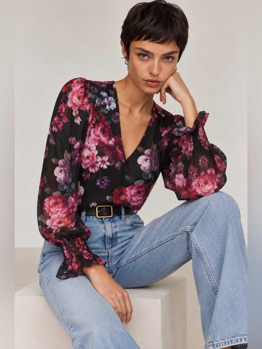 NWT Express Floral V-Neck Ruffle Cuff Long Sleeve Blouse Black Pink Size S